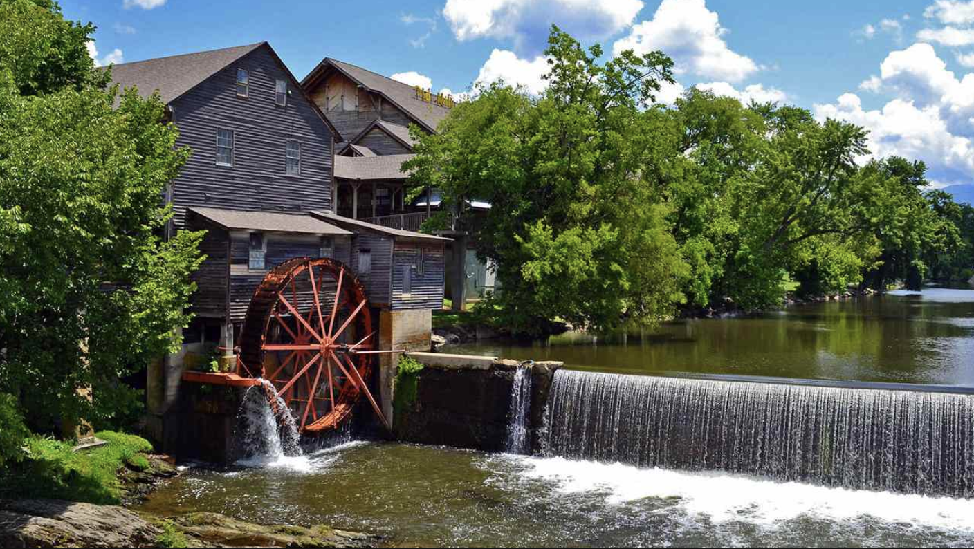 Pigeon Forge in spring